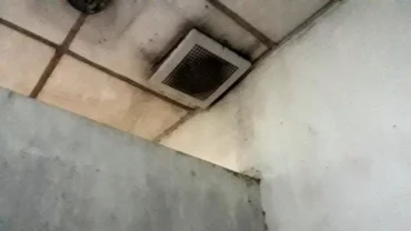 Kondisi toilet umum di RSUD Ulin Banjarmasin yang tampak memprihatinkan.